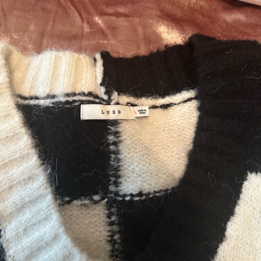 Sweater black and white